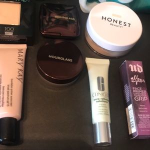 Collection of face powders and primers